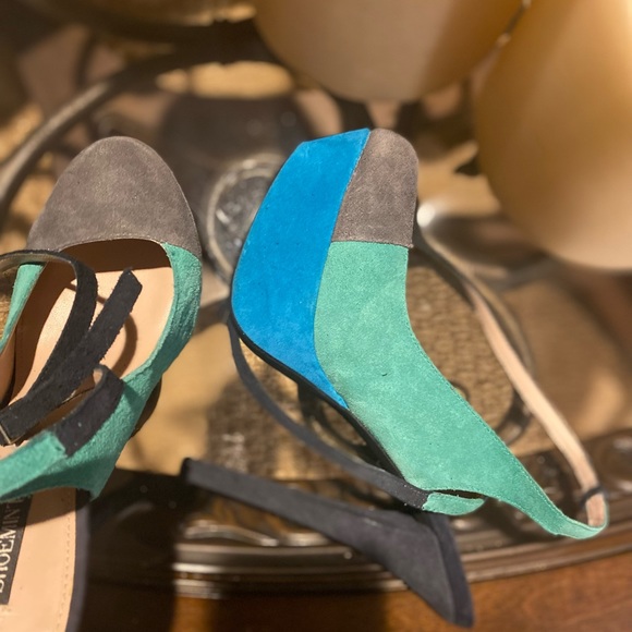 Colorblock Platform Pump - Picture 10 of 10